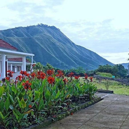 Rinjani Hill Hotel 塞姆博伦拉旺 外观 照片
