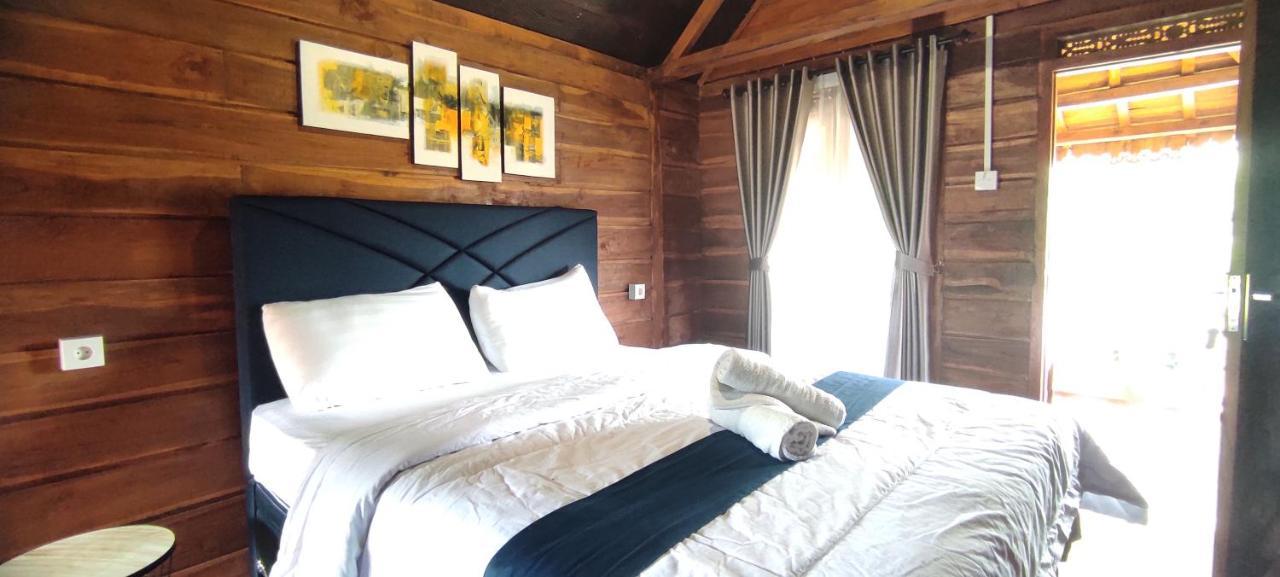 Rinjani Hill Hotel 塞姆博伦拉旺 外观 照片