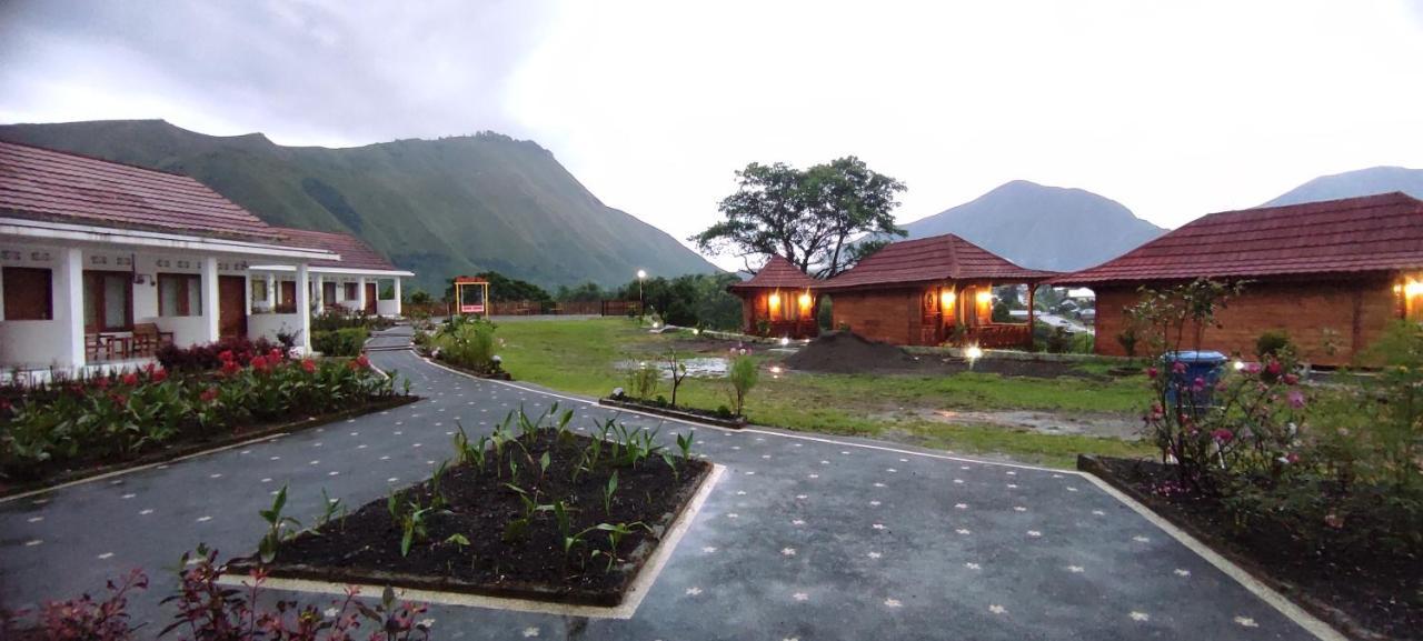 Rinjani Hill Hotel 塞姆博伦拉旺 外观 照片