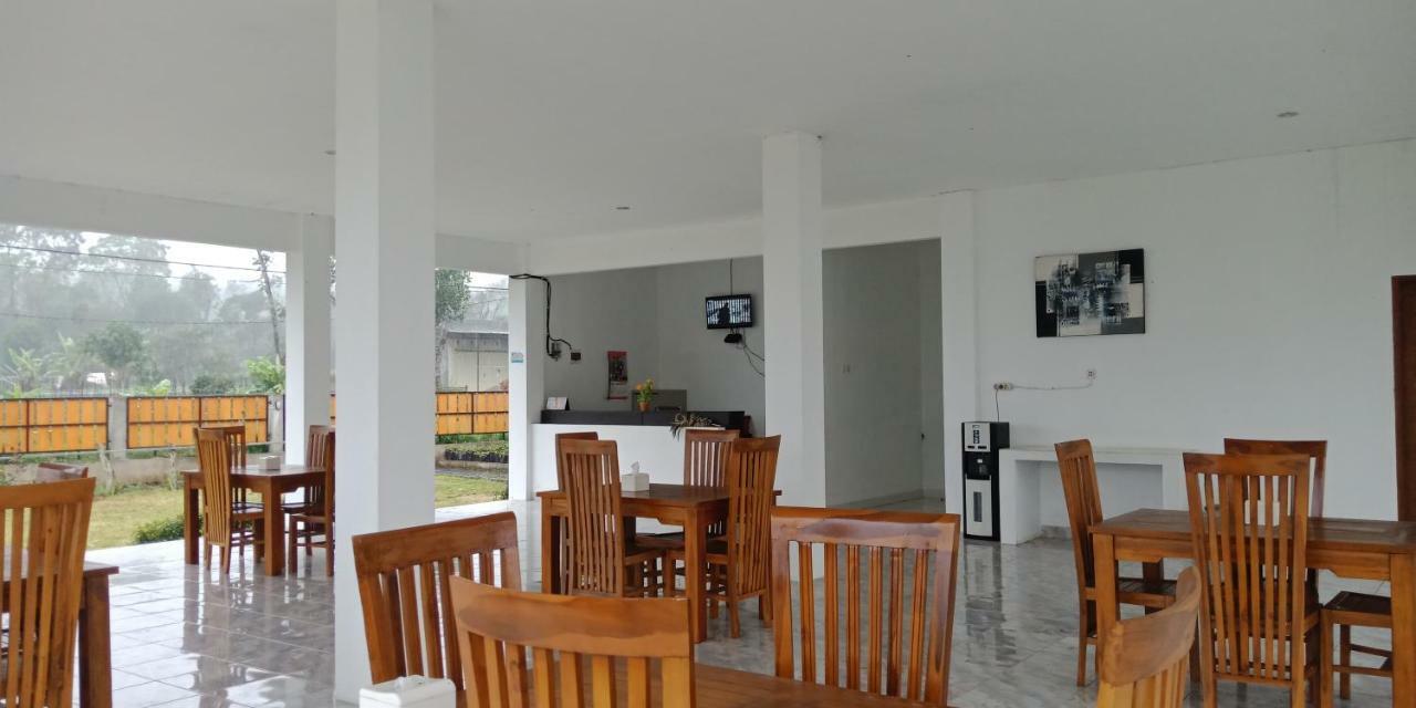 Rinjani Hill Hotel 塞姆博伦拉旺 外观 照片