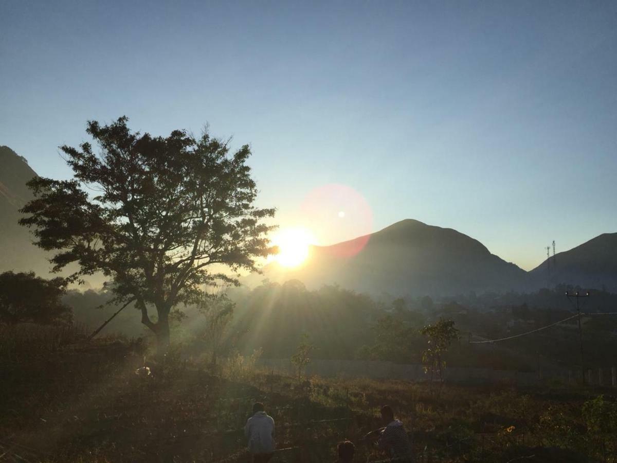 Rinjani Hill Hotel 塞姆博伦拉旺 外观 照片
